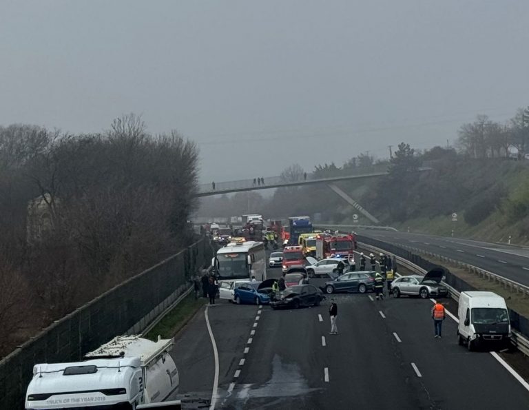 Súlyos balesetek történtek az M7-es autópályán